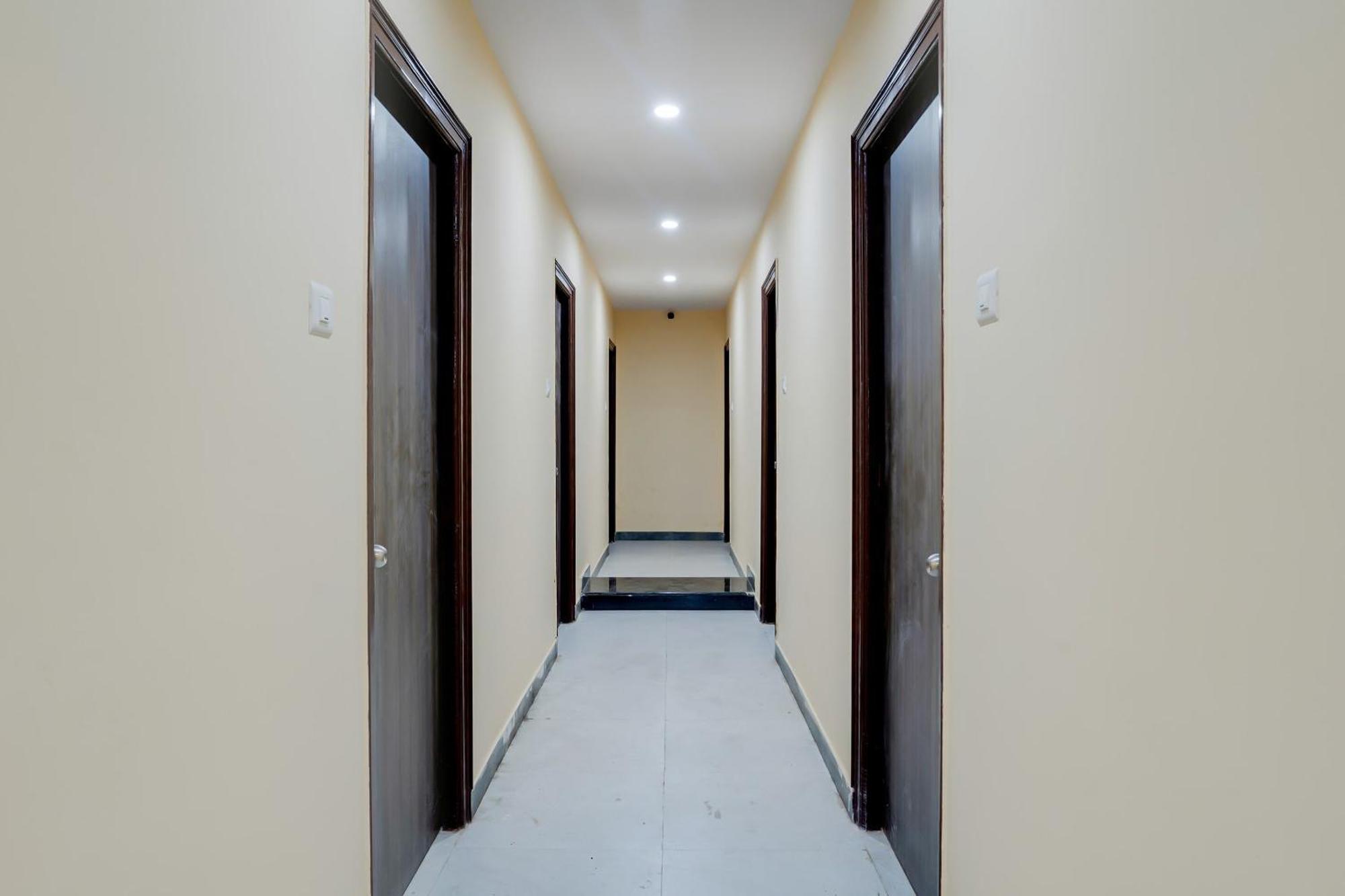 Hotel O Alekhya Residency Cafe Bahar Sururnagar Kültér fotó