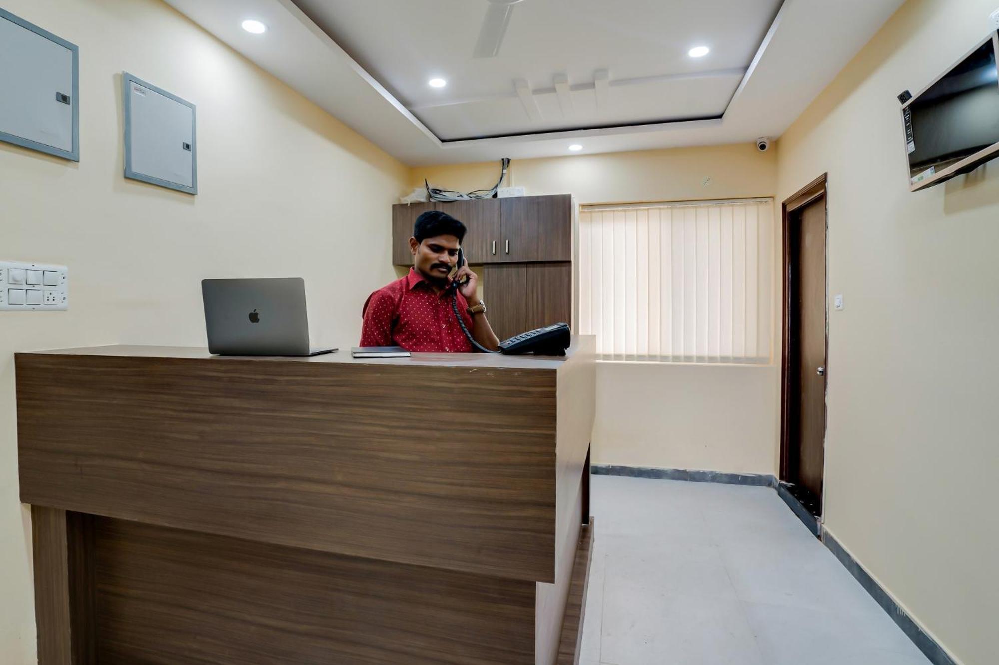 Hotel O Alekhya Residency Cafe Bahar Sururnagar Kültér fotó